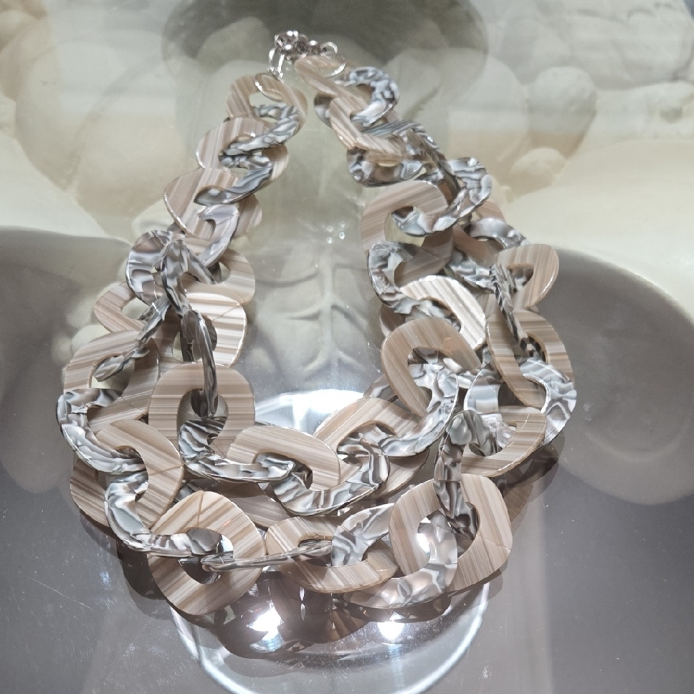 Elegant Tan and Gray Chain Necklace